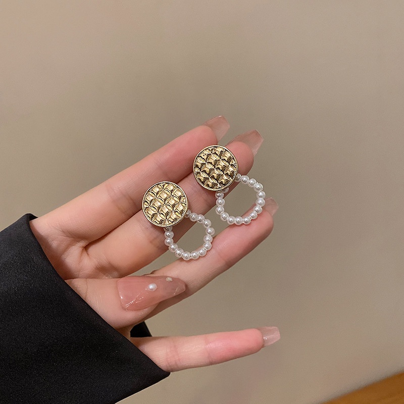 Anting Bentuk Lingkaran Aksen Mutiara Gaya Retro Perancis Untuk Wanita