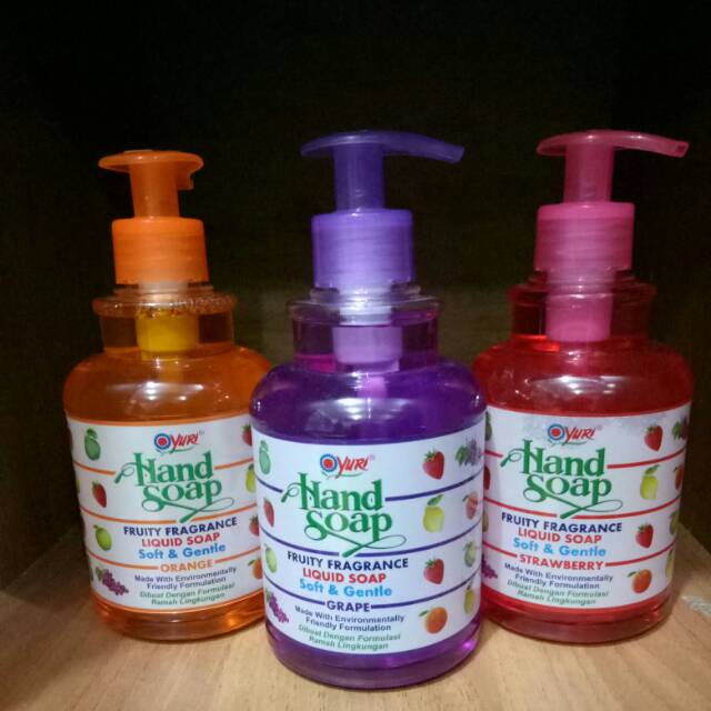 Yuri hand soap botol 410ml