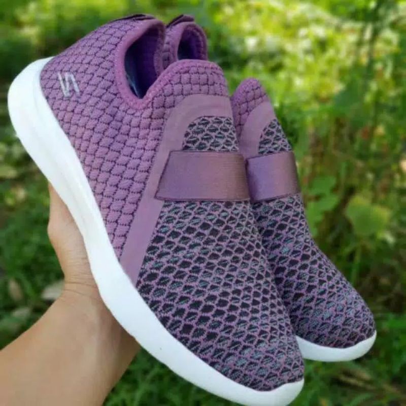 SKECHERS YOU SERENE WOMAN