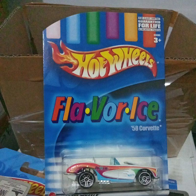 hotwheels 58 Corvette open hood