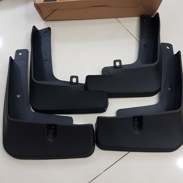 Mudguard / Mud Guard / Karpet Lumpur Hitam Carbon Mitsubisi Xpander