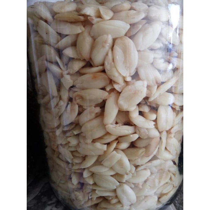 

READY COD Kacang kenari slice mentah repack 500gram - bungkus kresek PROMO Kode 320