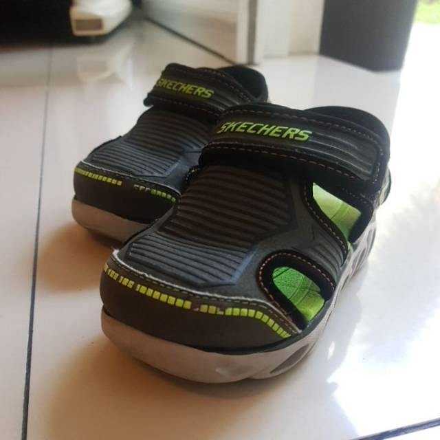 Preloved Ori Sepatu Sandal Skechers