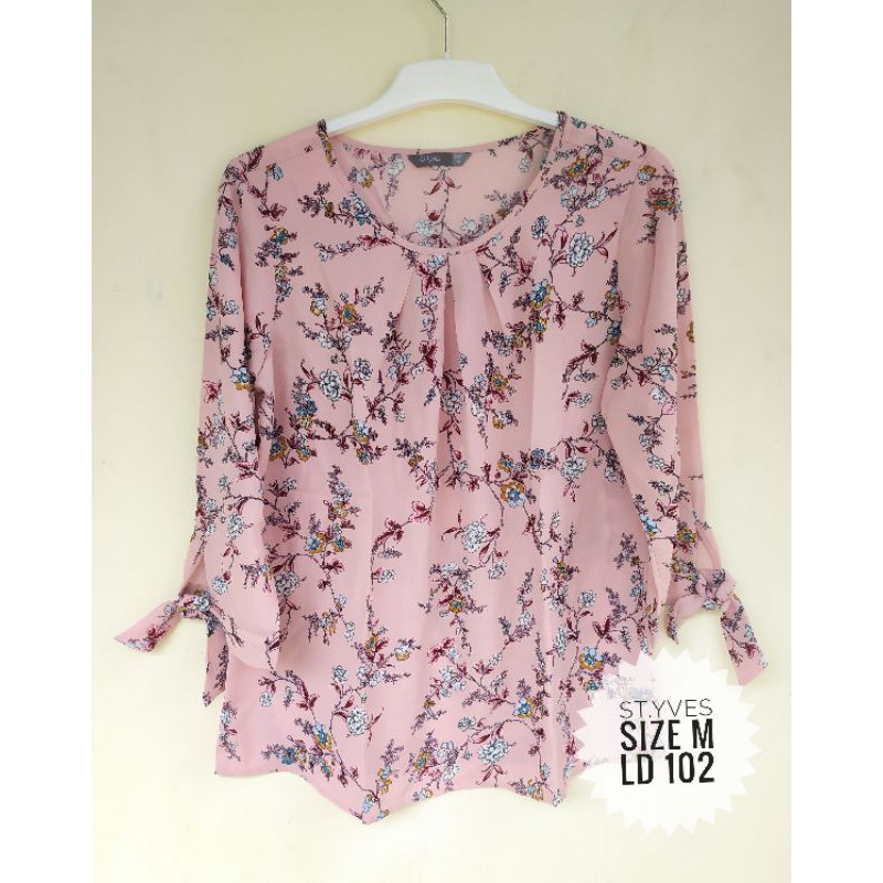 Blouse St.Yves Motif Bunga