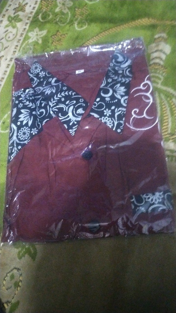 Hem Monteli Kemeja Atasan Pria Lengan Pendek Kemeja Polos Casual Slimfit Putih Hitam Maron