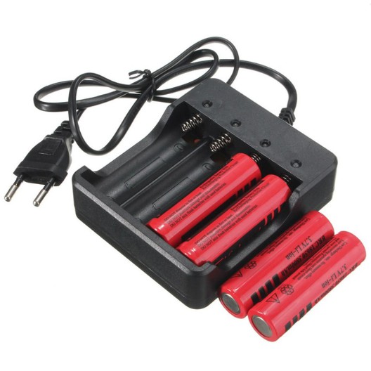 Trend-Charger baterai 18650 4 slot dengan kabel