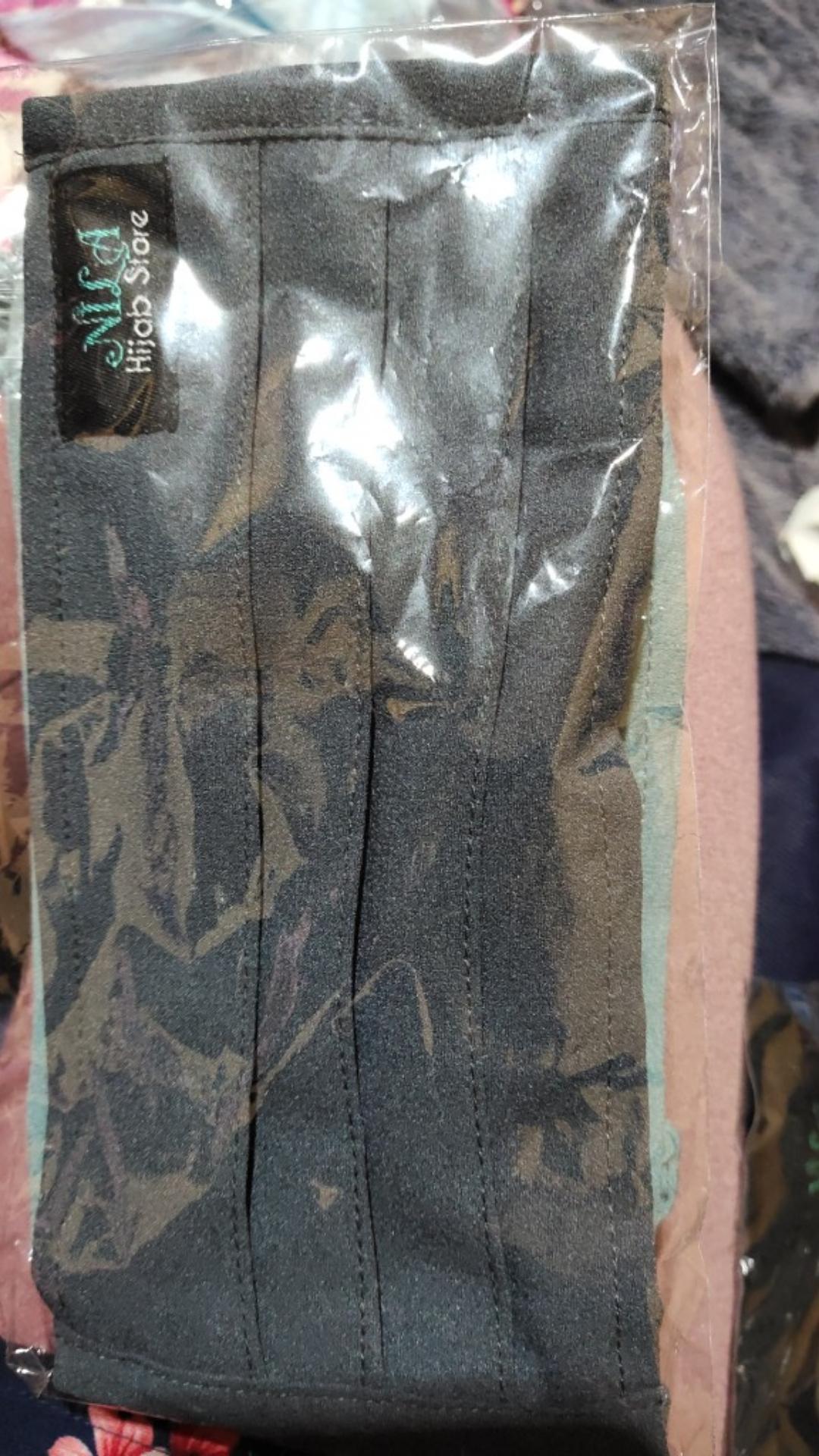 Masker Kain Serut Hijab Terbaru/masker Headloop Bahan Diamond Crepe / Ecer Grosir Nila Hijab Store