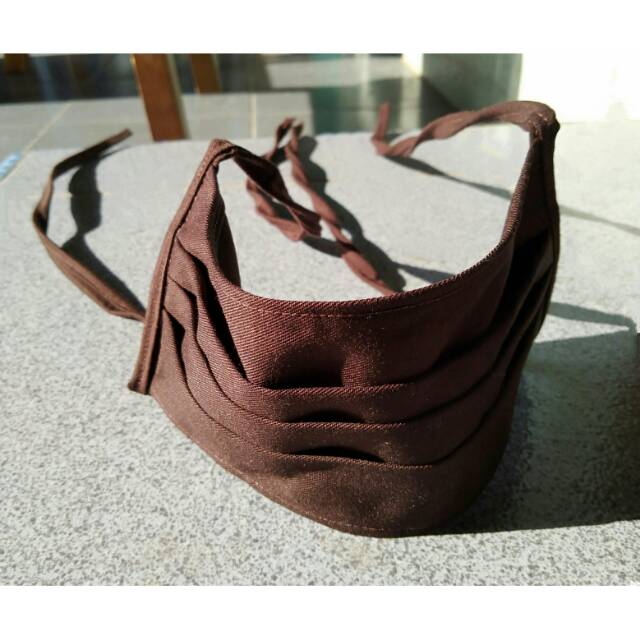 MASKER KAIN COKLAT TUA