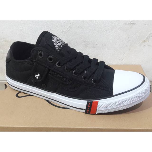 SEPATU WARRIOR ADIO SONIC LOW BLACK WHITE