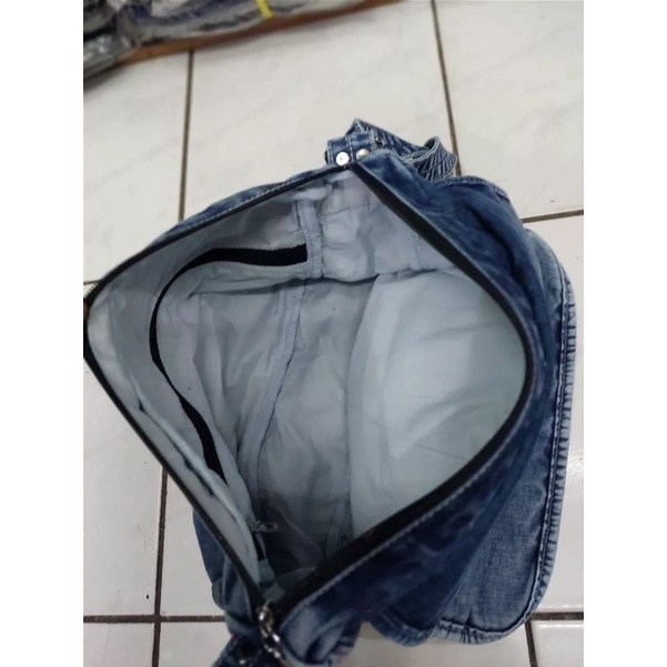 Tas slempang wanita bahan jeans denim original Garnet