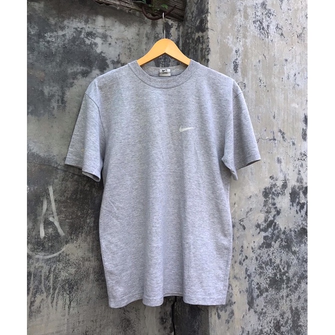 kaos nike vintage & ODD future