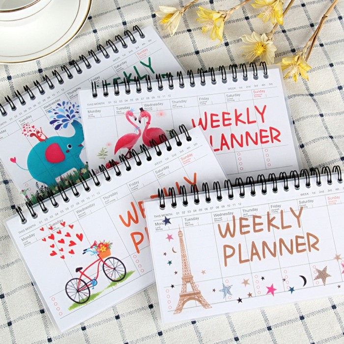 

Buku Agenda Mingguan Bentuk Kalender Meja Motif Kartun (50 Lembar)