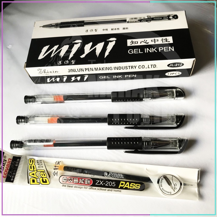 

Bolpen/Ballpoint/Pulpen Gel Mini Zhixin-212 (Black Grip/ Hitam) - Original