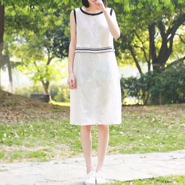 DRESS LINEN KUTUNG PUTIH HITAM LIS RAJUT KANTONG SAMPING KOREA IMPORT