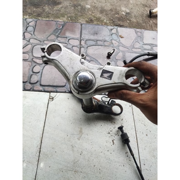 segitiga atas bawah cbr 150r old thailand