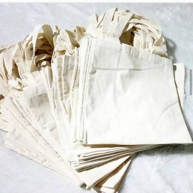 

TAS BLACU POLOS UKURAN 30*40 CM / 30*35 CM