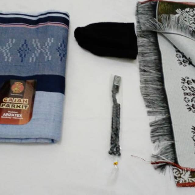 Sarung peci tasbih sajadah  1 paket