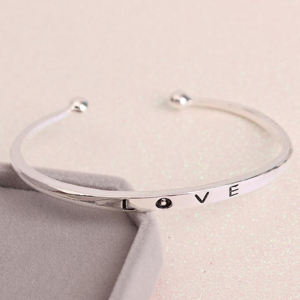 Gelang bangle Open retro Adjustable Desain Tulisan Love Untuk Wanita