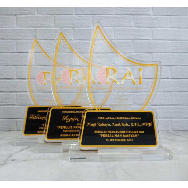 PLAKAT AKRILIK CUSTOM MURAH, PLAKAT AKRILIK, TROPHY AKRILIK, TROPHY CUSTOM, PLAKAT PENGHARGAAN