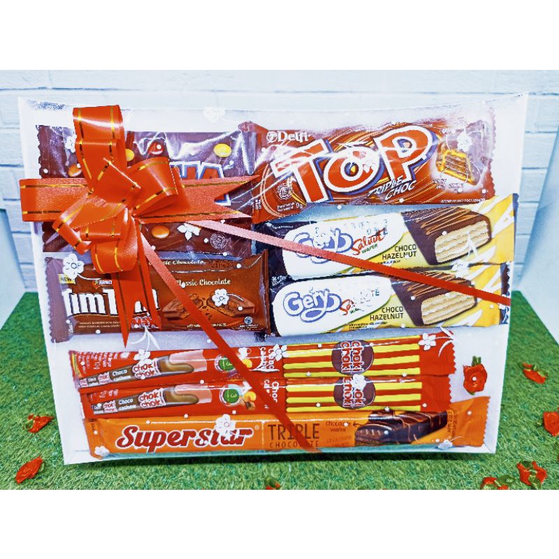 [READY] Snack Box Mini Gift Hamper Birthday Hadiah Kado Ultah Valentine Parcel Lebaran Natal Wisuda (A)