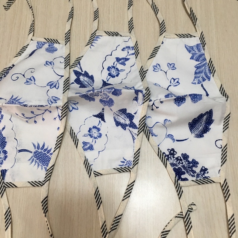 Masker Kain Motif Batik Putihan