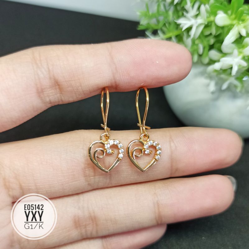 Anting Yaxiya Love Zircon Gold E05142