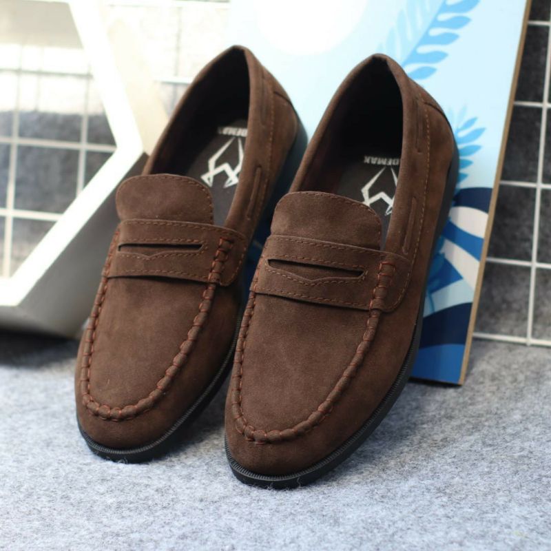 bungkusuku - Sepatu Pria Casual Slip On Pria Kulit Sintetic Loafers Tali Kasual Slop Main Santai Kerja Kondangan