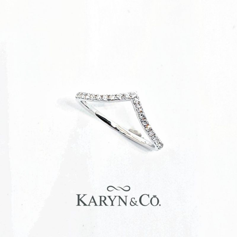 Cincin berlian wanita model listring V rangka emas putih