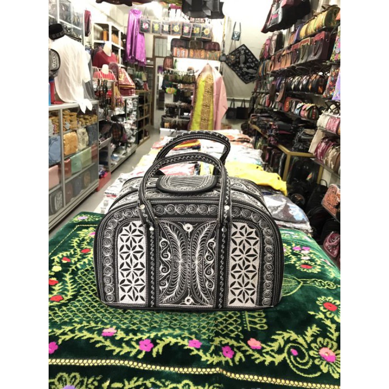 Tas Golf puntung kecil motif khas Aceh