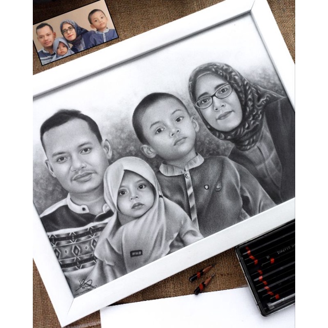 Jual Sketsa wajah - Lukisan pensil A3 (4 wajah) REALIS | Shopee Indonesia