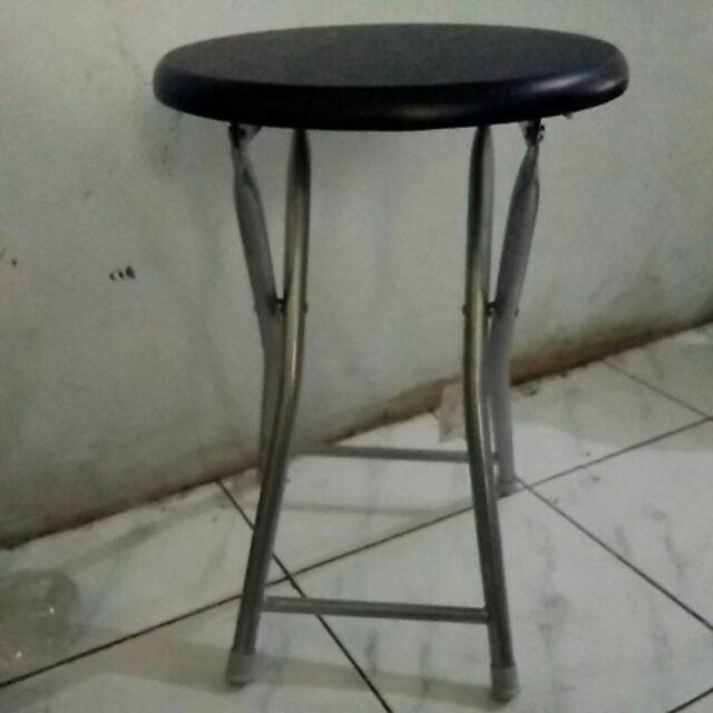 Kursi Lipat Kayu Warna Coklat Tua Dan Coklat Muda