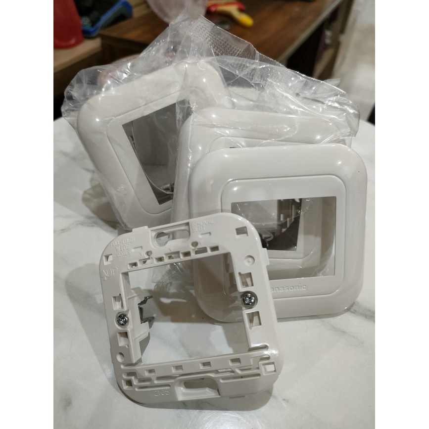 Frame Saklar Seri Panasonic WEJ 78029