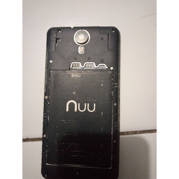 handphone NUU model N5L nyala