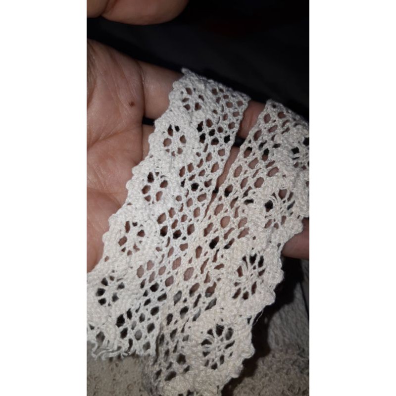 Renda rajut kait 2,5cm