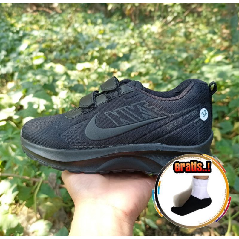 SEPATU SEKOLAH ANAK NIKE AIR HITAM POLOS PRIA WANITA SEPATU SNEAKERS SEKOLAH MODEL TRANDY