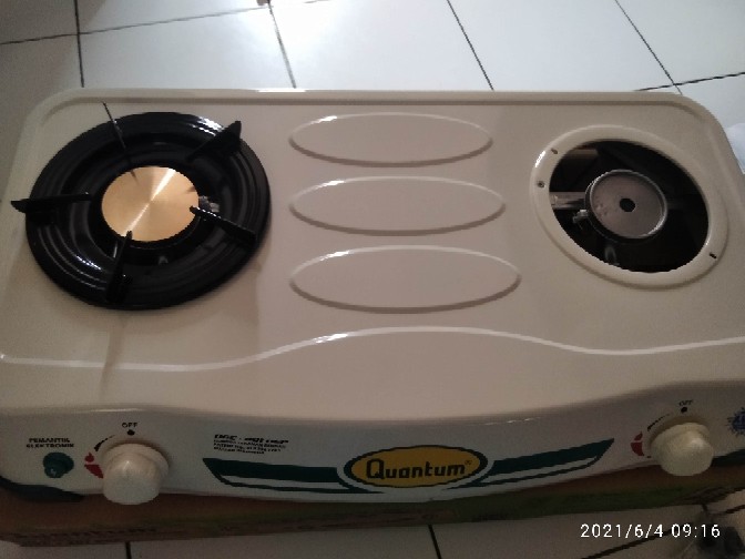 Paket Quantum Kompor Gas 2 Tungku Qgc 201 Dep Dan Selang Regulator Gas Qrl 142
