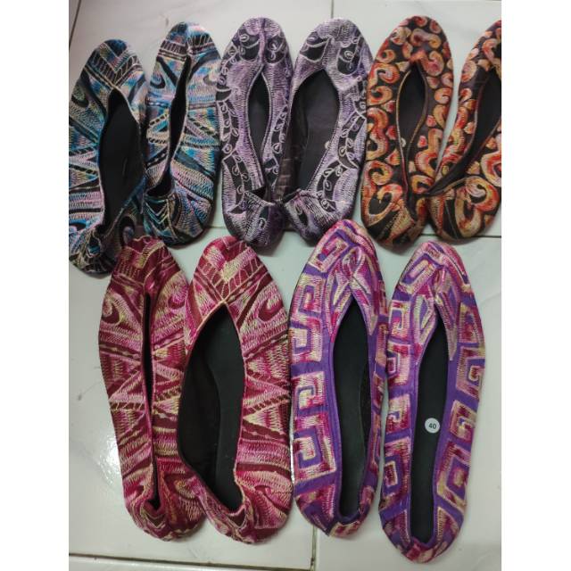 Sepatu Wanita Bordir Halus