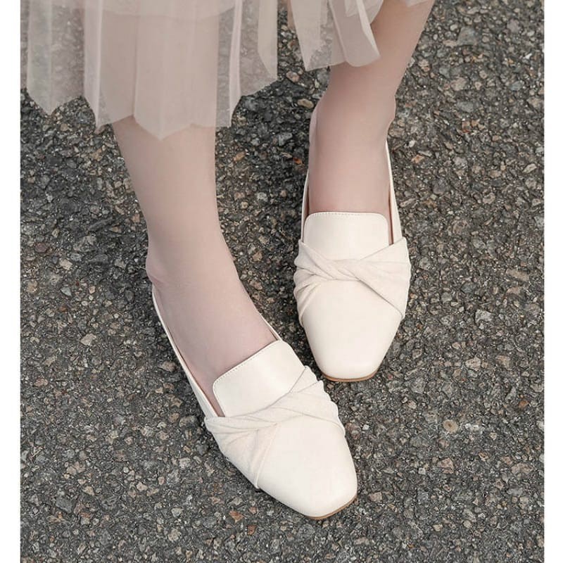 UC 02 FLATSHOES PITA SILANG