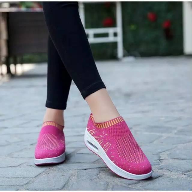 Sepatu wanita slip on eagle pink fanta