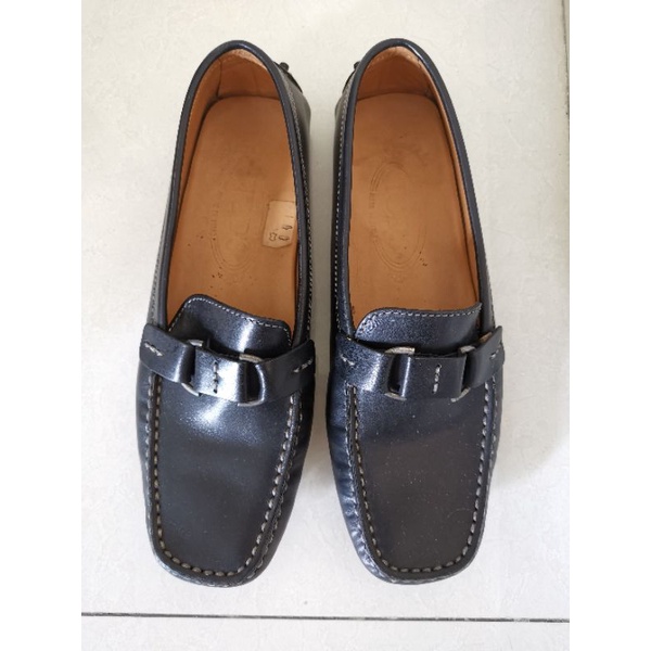 Authentic Tods Loafer size 37.5