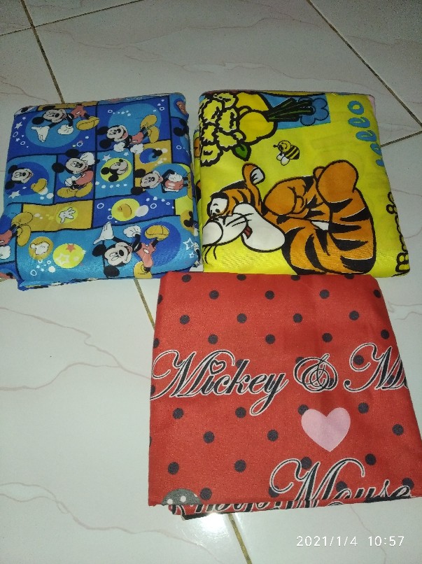 Bahan Sprei Meteran Katun Micro Motif Mickey Mouse (per 0.5m)