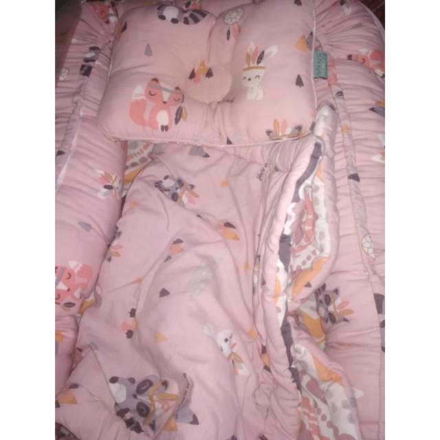 Kuma kuma bed nest preloved