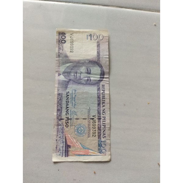 uang 100 sandaang piso filipina seri th2004 vj699392