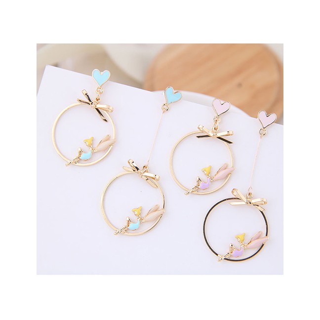 LRC Anting Tusuk Fashion Angel Asymmetrical Earrings A58316