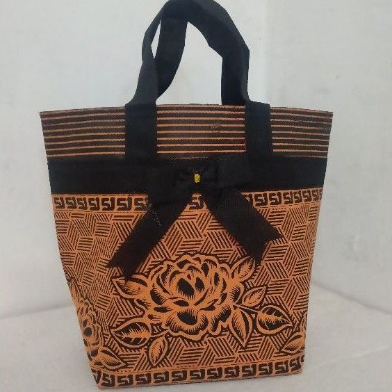 Tas hajatan spunbond R5 batik mewah(P21xL16xT23)