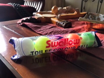 Swallow Kamper Toilet Kapur Barus Toilet Isi 5 Colour Ball/ Putih