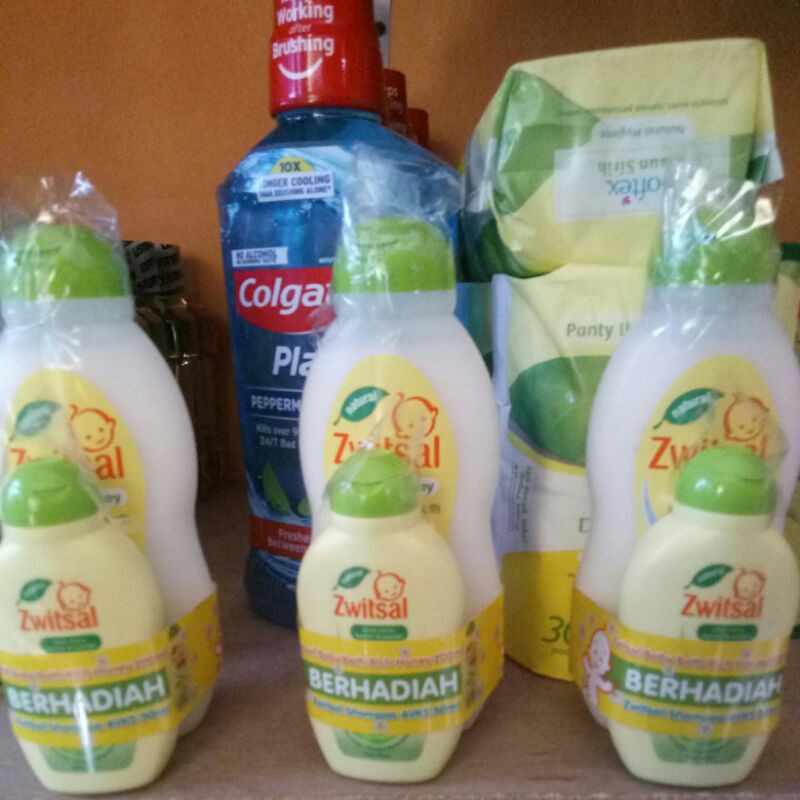 Zwitsal Baby Bath Milky Honey 200ml FREE Baby Hair Lotion 50ml / Sabun Zwitsal Bayi
