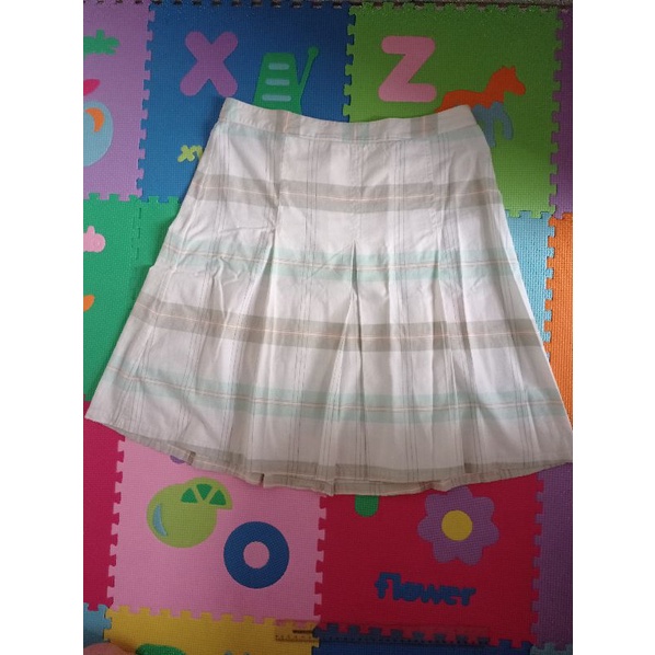 Rok Putih Kotak2