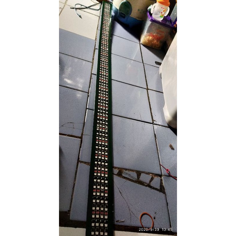 LED + tatakan 140 cm DC 12 volt