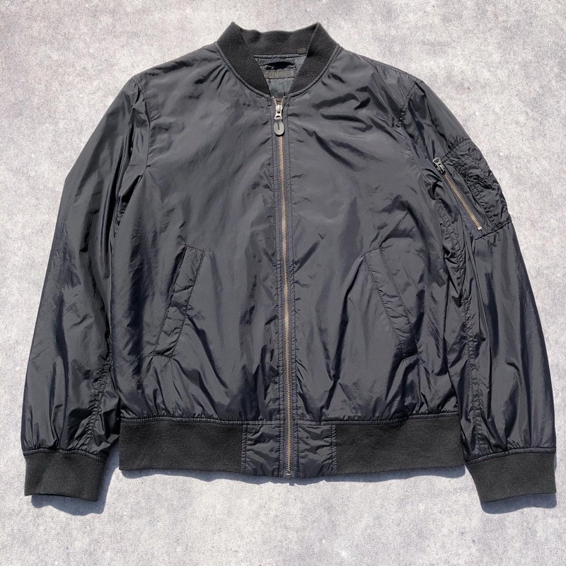Bomber Uniqlo J-001 Second Original